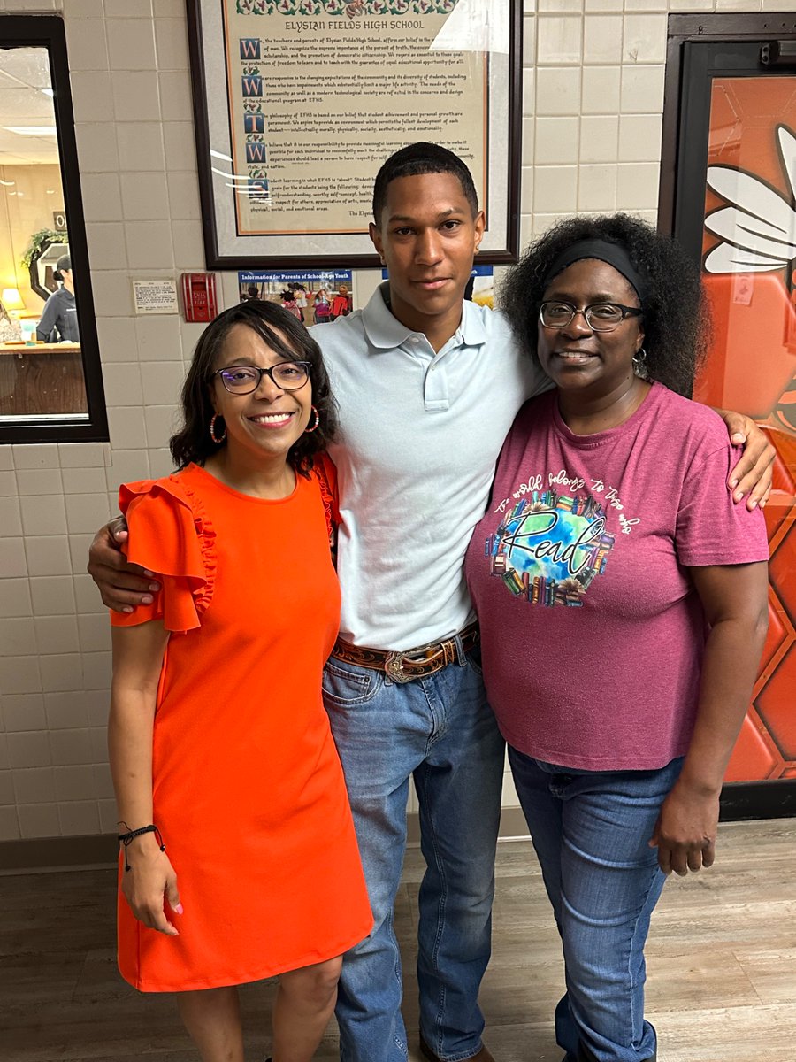 mosimmons271's tweet photo. Thankful for exceptional educators like Ms. A who pour into our students every single day. Her impact goes far beyond the classroom shaping lives, building confidence, and making a lasting difference. #EFISD #TeacherAppreciation #DifferenceMaker https://t.co/nsob4AtkdG