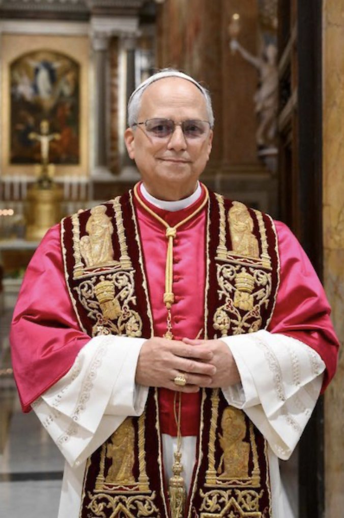 We go by Catholic principle, not by an aproach of "let's see how he does". The man adheres firmly to the Vatican II religion, including the Bergoglian magisterium. We cannot let emotions get in the way of fact. #LeoXIV #PopeLeo