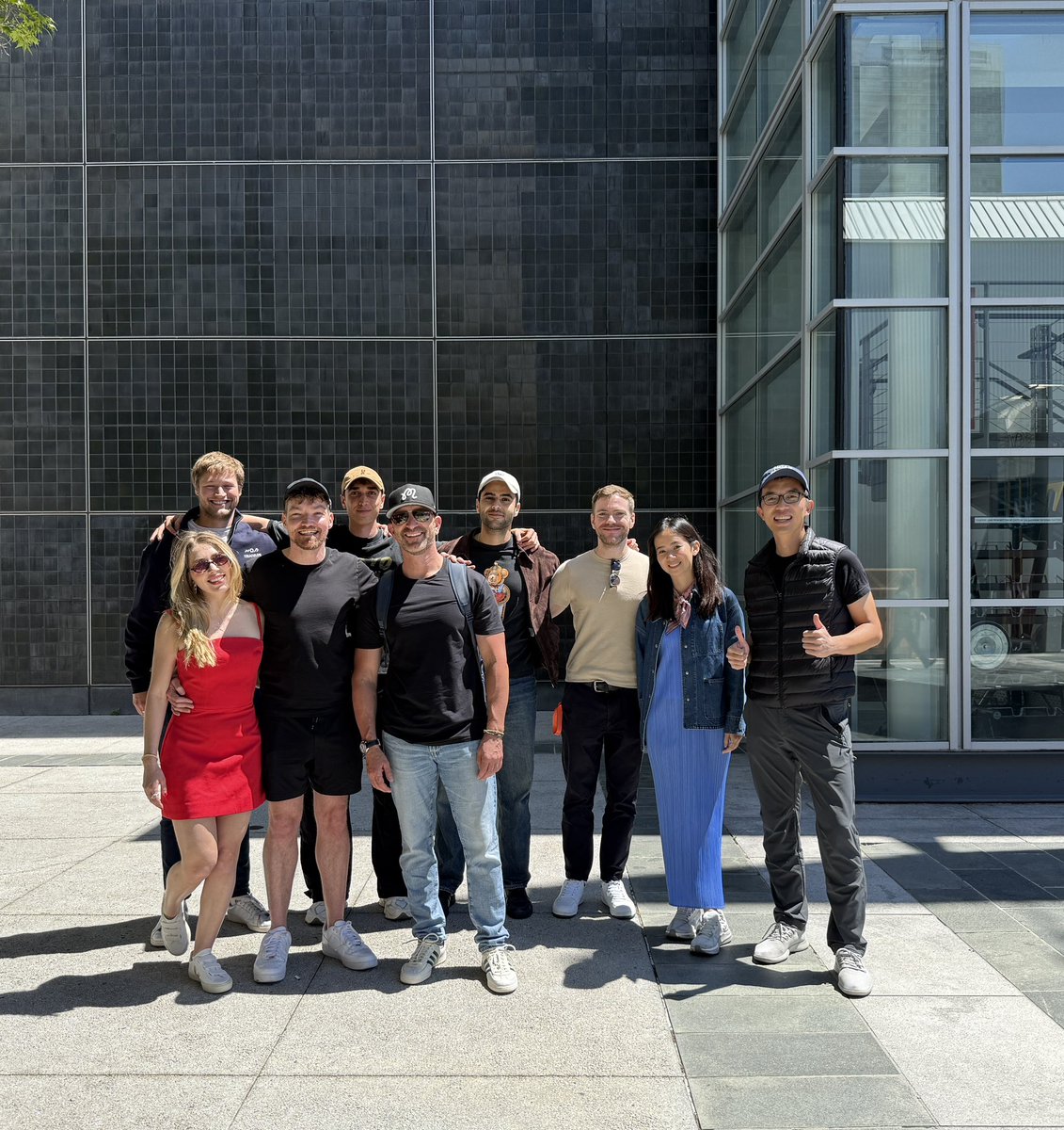 jrfarr's tweet image. friends IRL at @stripe sessions 🙌

@levelsio @Erwin_AI @yasser_elsaid_ @damengchen @caitbhri