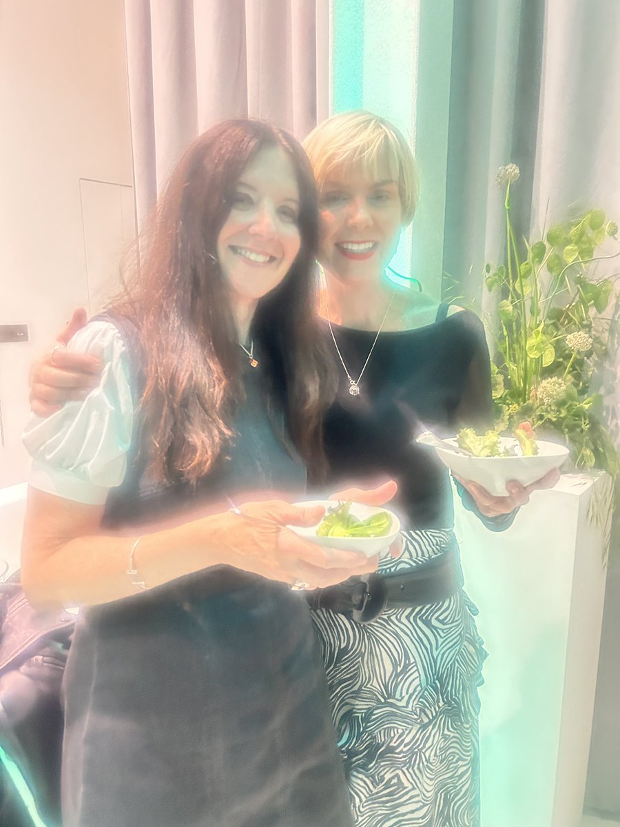 KayeHolland's tweet image. A fabulous Thursday night with Planet Farms - thanks for having us and congratulations on your UK launch 🥳 🥗 🎉🥂🙏

#launch #launchparty #planetfarms #agritech #waitrose #salad #vegetarian #londondiaries #londongirl #journo #journo
