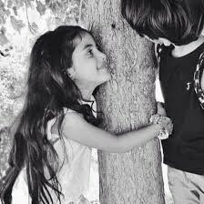"لكنّك الشخص الوحيد الذي وقفت أمامه بكلّ هذا الوضوح واخترت أن أحبك دائمًا.."🫂♥️
