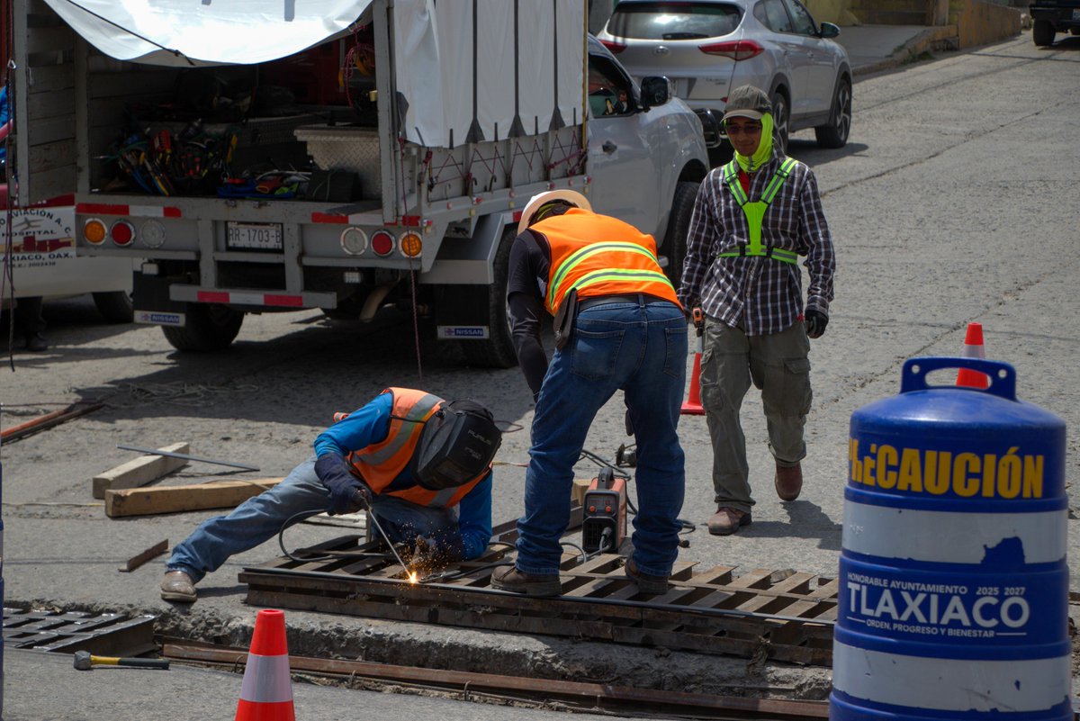 Presidente Municipal, Jorge Octavio Hernández Martínez y al trabajo coordinado de la cuadrilla de “Reacción Inmediata” se logró la reparación integral de esta infraestructura. Los trabajos consistieron en la soldadura con IPR estructural y solera, reforzando el paso vehicular