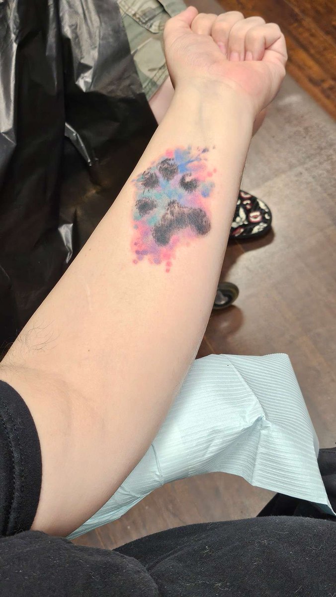 Did a thing this afternoon! Shout out to @alteredfleshtattoo for making the process so smooth and a great first experience!