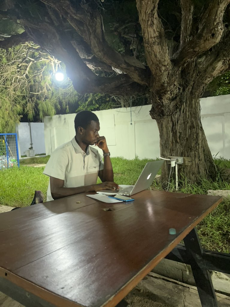 mightyboateng's tweet image. Work doesn’t always mean four walls.

I spent the day at Dikan Library and made the space my office — joined calls, learned Python, and made real progress.

Cool weather, cool mind.
Just me, my laptop, and some peace.

#DevLife #PythonLearner #FreelancerLife #WorkAnywhere