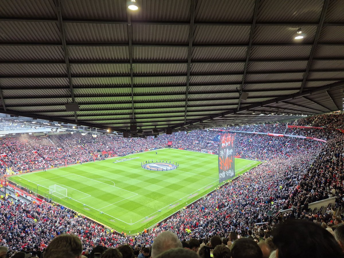 Great game and superb atmosphere tonight. United are going to Bilbao! 🎶🎶