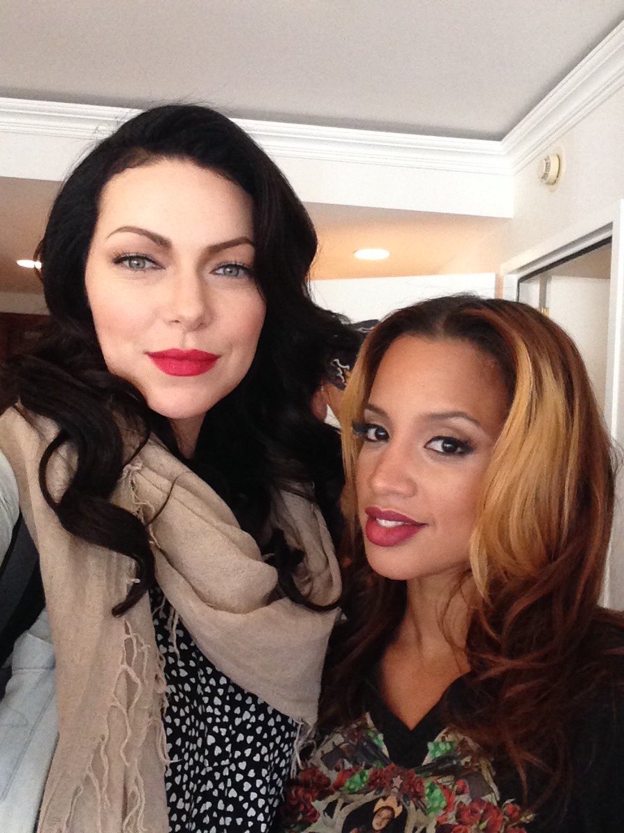 I love when my phone pops up photos I haven’t seen in a minute! #throwback to an orange moment with Dascha 🍊❤️ #tbt #orangefamily