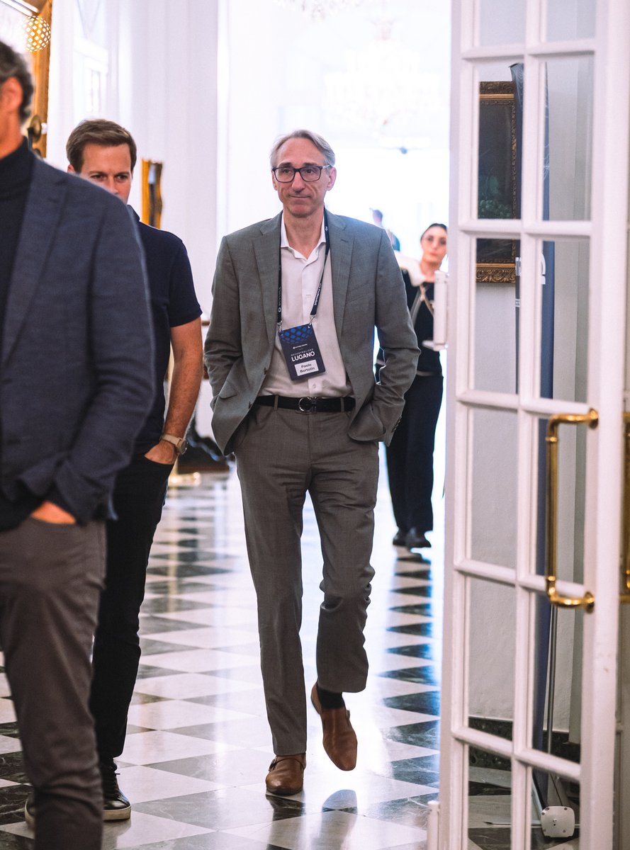 decentrallugano's tweet photo. Lugano's Deputy CFO dusted the stage earlier today!

Paolo Bortolin is never without Plan ₿. https://t.co/nPRhIhS2z0