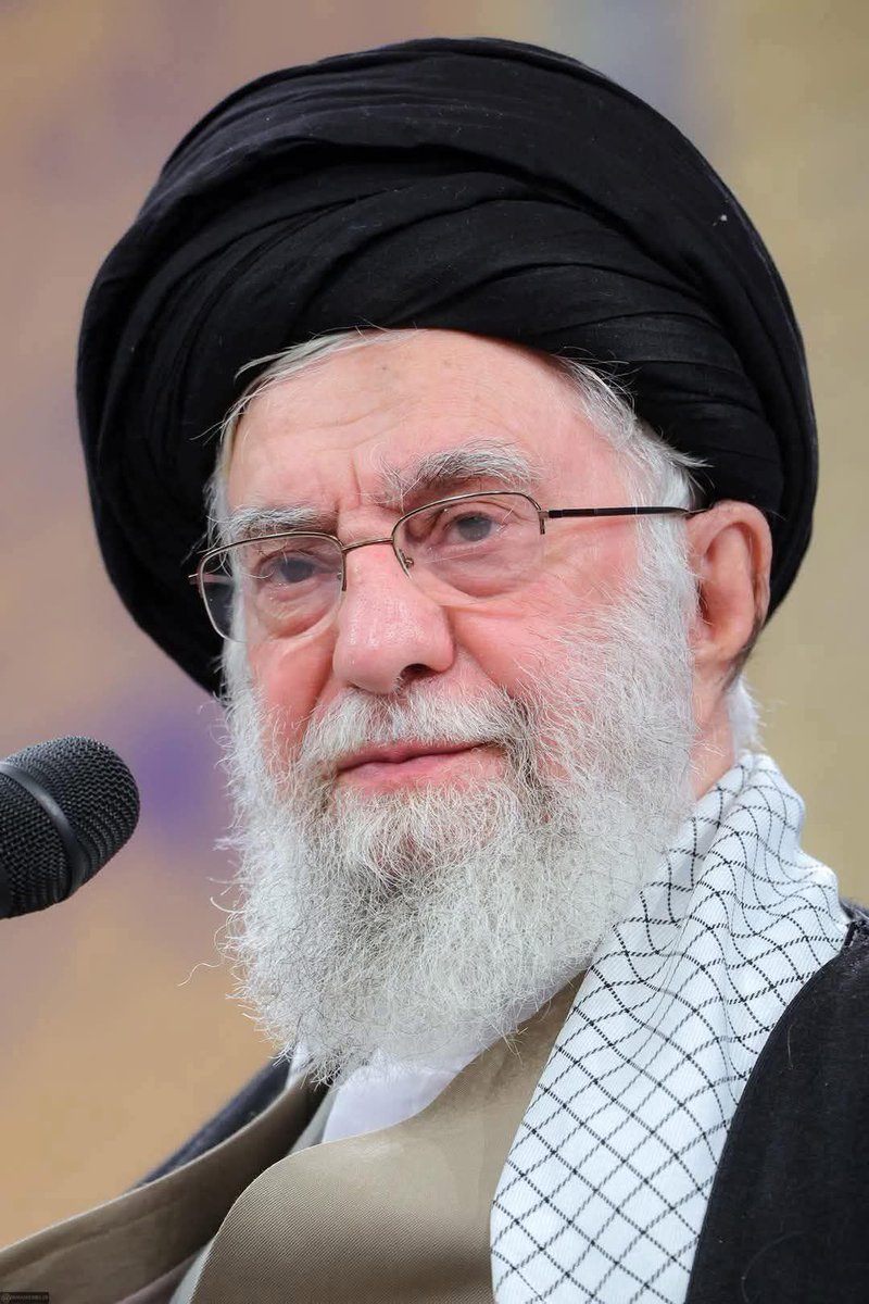 قائد التشيع العالمي
من يمثل الإسلام المحمدي الأصيل في زمن تطبع المتأسلمين مع إسرائيل السيد الخامنئي حفظه الله تعالى هو الوحيد الذي يواجه الشيطان الأكبر وشكل وجوده عقبة في طريق المشروع الأمريكي والإسرائيلي والعربي المطبع في المنطقة