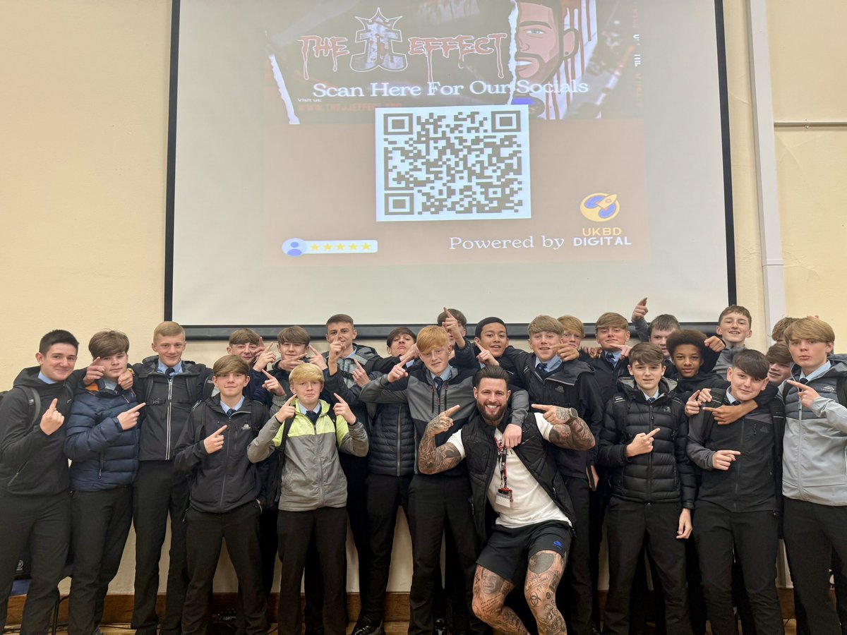 JJeffect18's tweet image. Another day and yet another school taken through The JJeffect experience. Today we was in Keswick School teaching year 9s &amp;amp; 10s and it was absolutely amazing. thank you all for such a good day 💚 #TheJJeffect #makingadifferenceinourcommunity #YouthEmpowerment #AntiKnifeCrime