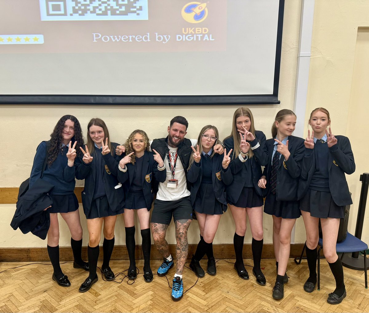 JJeffect18's tweet image. Another day and yet another school taken through The JJeffect experience. Today we was in Keswick School teaching year 9s &amp;amp; 10s and it was absolutely amazing. thank you all for such a good day 💚 #TheJJeffect #makingadifferenceinourcommunity #YouthEmpowerment #AntiKnifeCrime