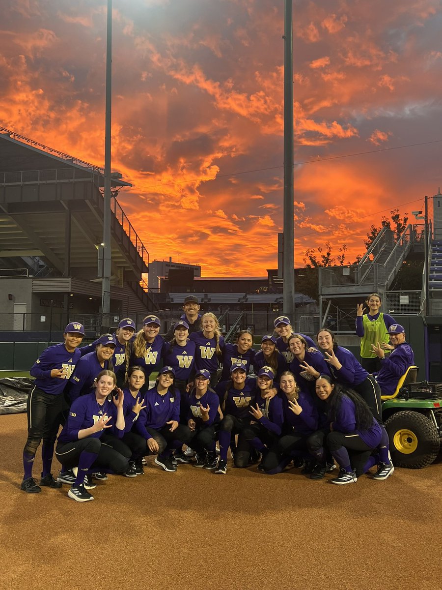 CoachTarr's tweet image. The 2025 Huskies. A Team Reborn.