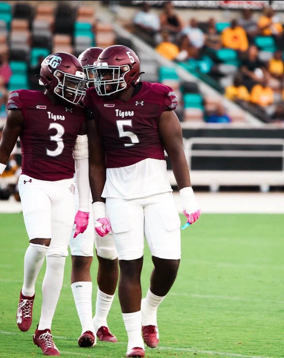 After a conversation with <a href="/CoachHaney_/">DeShawn Haney, MBA</a>    
I am blessed to receive my first D1 offer from Texas Southern University <a href="/TexasSouthern/">Texas Southern University</a> #AGTG #demcolemanboyz <a href="/Zinn68/">Tyrone Green</a> <a href="/Glap_IV/">R. Glapion</a> <a href="/vypehouston/">VYPE Houston</a>