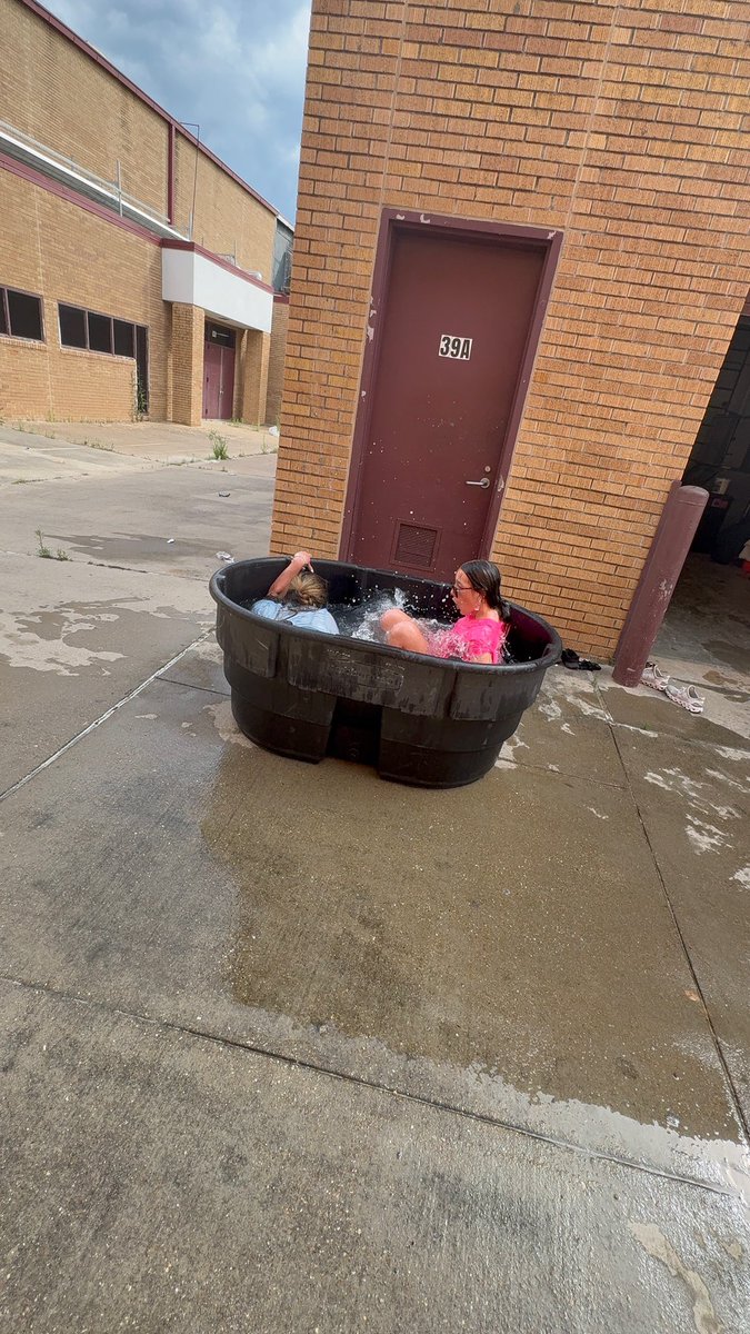 Week 3 of spring 🏈 in the 📚! We ended the week cooling off with some 🧊 baths! #BFND #HealingLegends