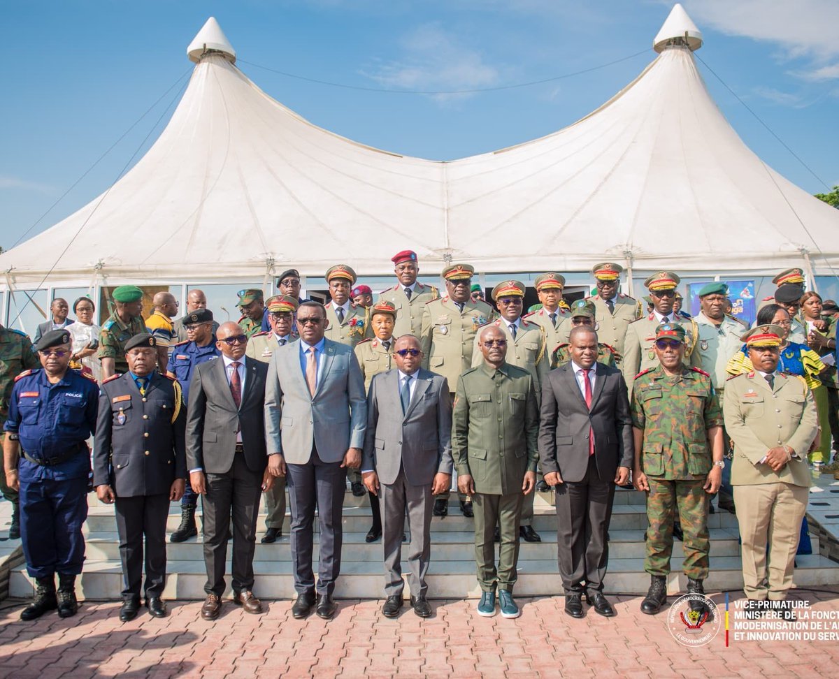 Jean-Pierre LIHAU (@lihauebua) on Twitter photo Ce jeudi 08 mai 2025, au Camp KOKOLO, j'ai eu l’honneur de co-présider avec mes collègues, le VPM Intérieur, <a href="/shabani_lukoo/">SHABANI Lukoo J.</a> et le VPM Défense Nationale et Anciens Combattants, <a href="/GuyKabombo/">GKM@KABOMBO</a>, la Cérémonie solennelle d'intégration des militaires et policiers au nouveau régime de Ce jeudi 08 mai 2025, au Camp KOKOLO, j'ai eu l’honneur de co-présider avec mes collègues, le VPM Intérieur, <a href="/shabani_lukoo/">SHABANI Lukoo J.</a> et le VPM Défense Nationale et Anciens Combattants, <a href="/GuyKabombo/">GKM@KABOMBO</a>, la Cérémonie solennelle d'intégration des militaires et policiers au nouveau régime de