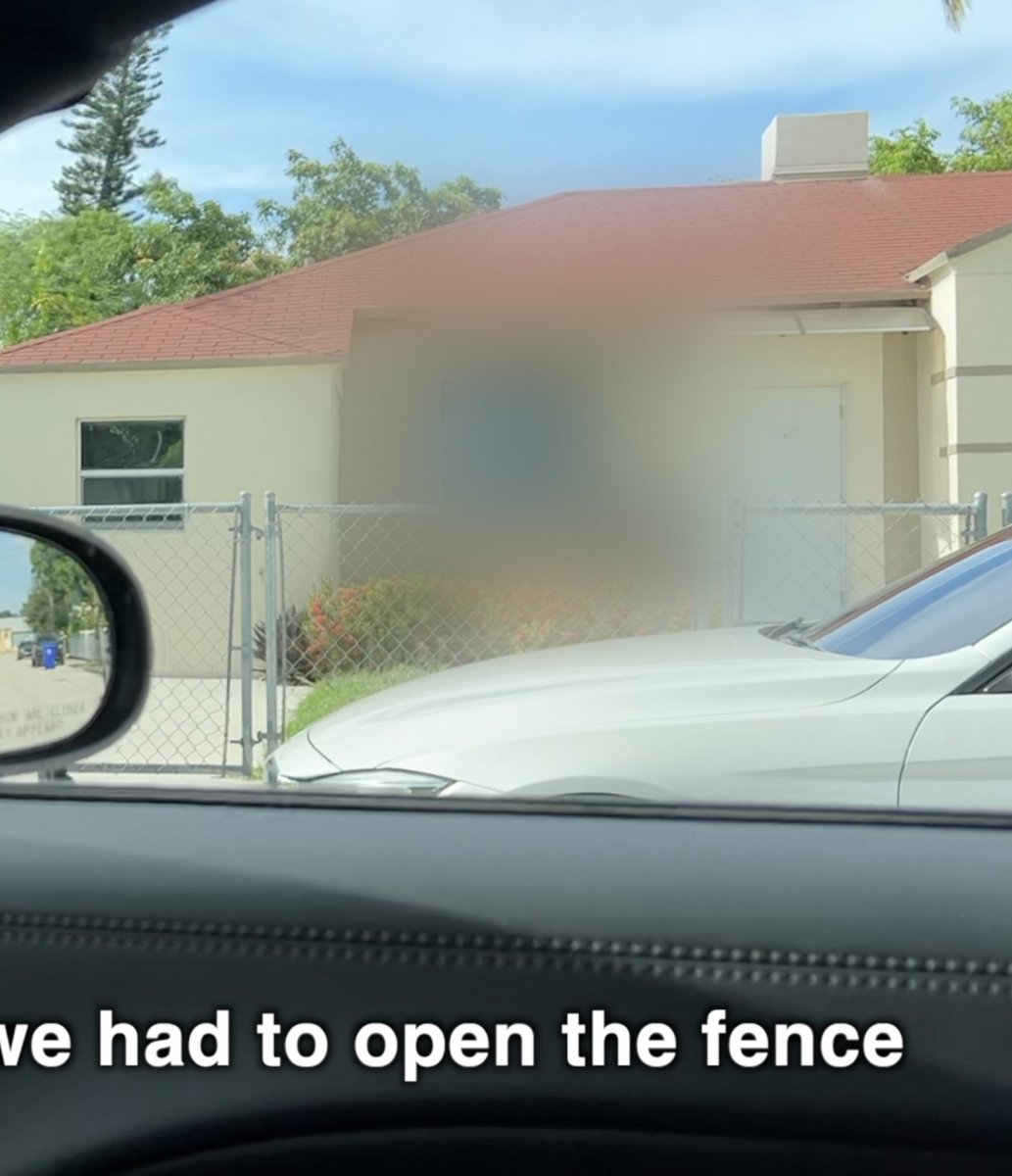 MaiVangSWE's tweet image. I&apos;ve always wondered how people blur out items in their video, and I&apos;ve finally learned it!

using Gaussian Blur Effect, you can drag it over the item you want blur. 

Et voila! 
#Finalcutpro