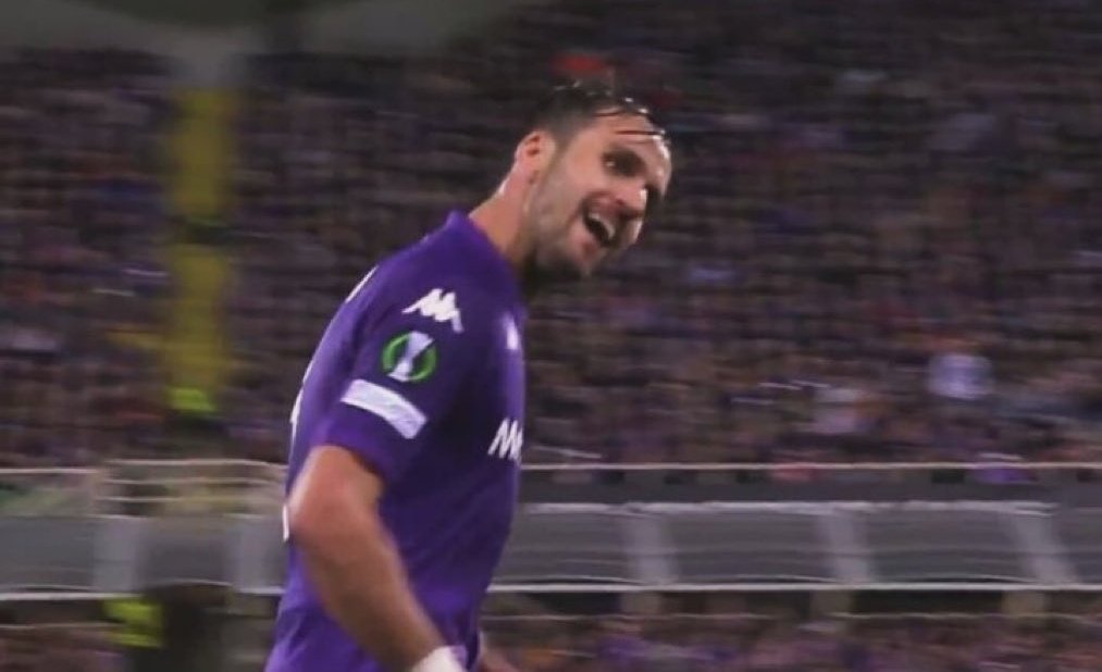 Ser retrasado mental ✅️
Hacer el caricato ✅️
Perder dos finales europeas seguidas ✅️
Ser humillado por Don Antonio Matheus dos Santos ✅️
Clasificar este año para una final europea ❌️❌️

Luca Ranieri, el tonto de La Spezia