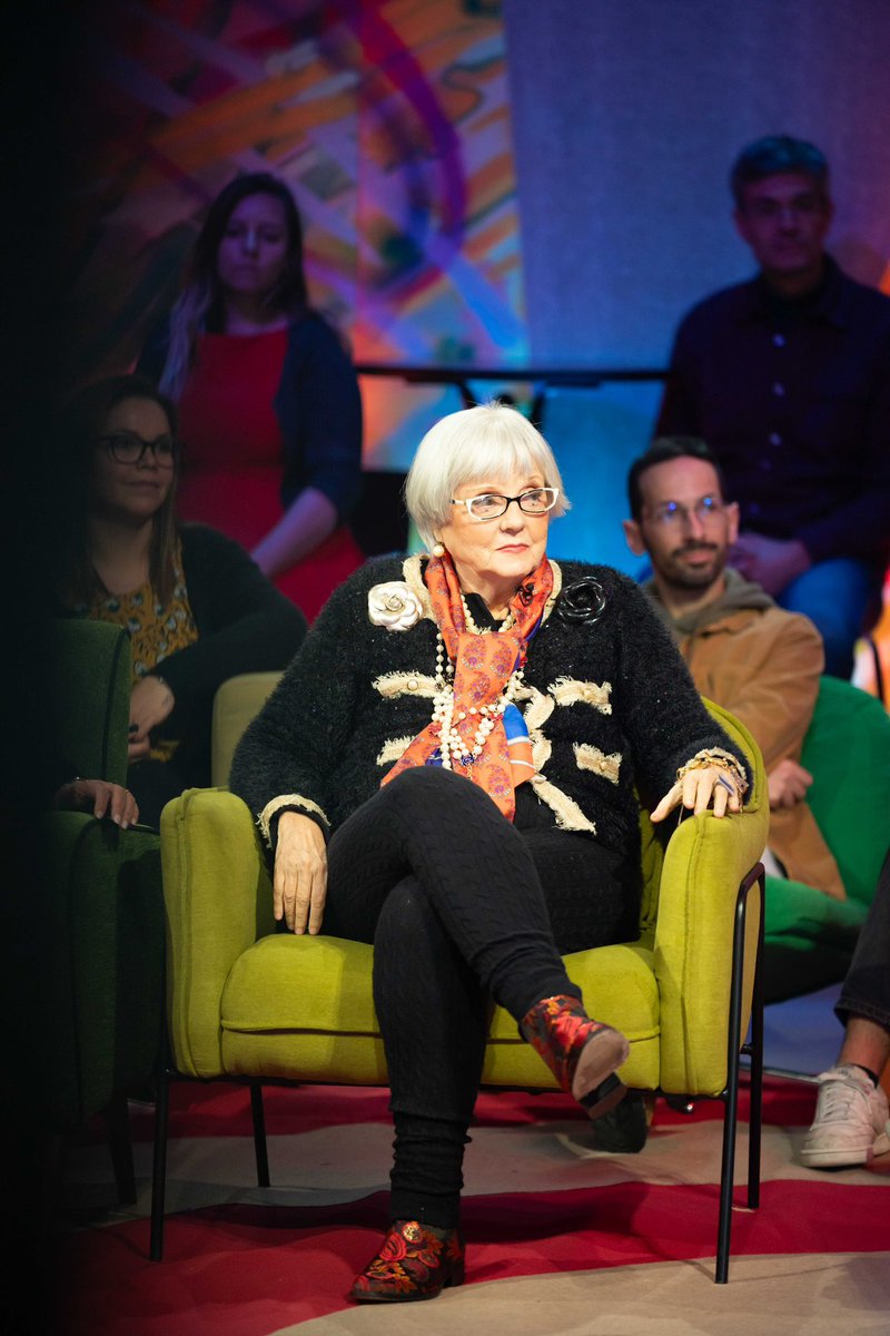 5meianoite tweet media