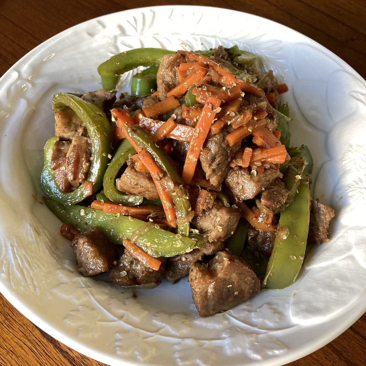 Stir fries are not just for Chinese food, but also this One Pan Greek Pork and Vegetables #bayarea #foodblog #foodblogger #homecooking #cookwithzee #mediterraneandiet - cookwithzee.blogspot.com/2025/05/one-pa…