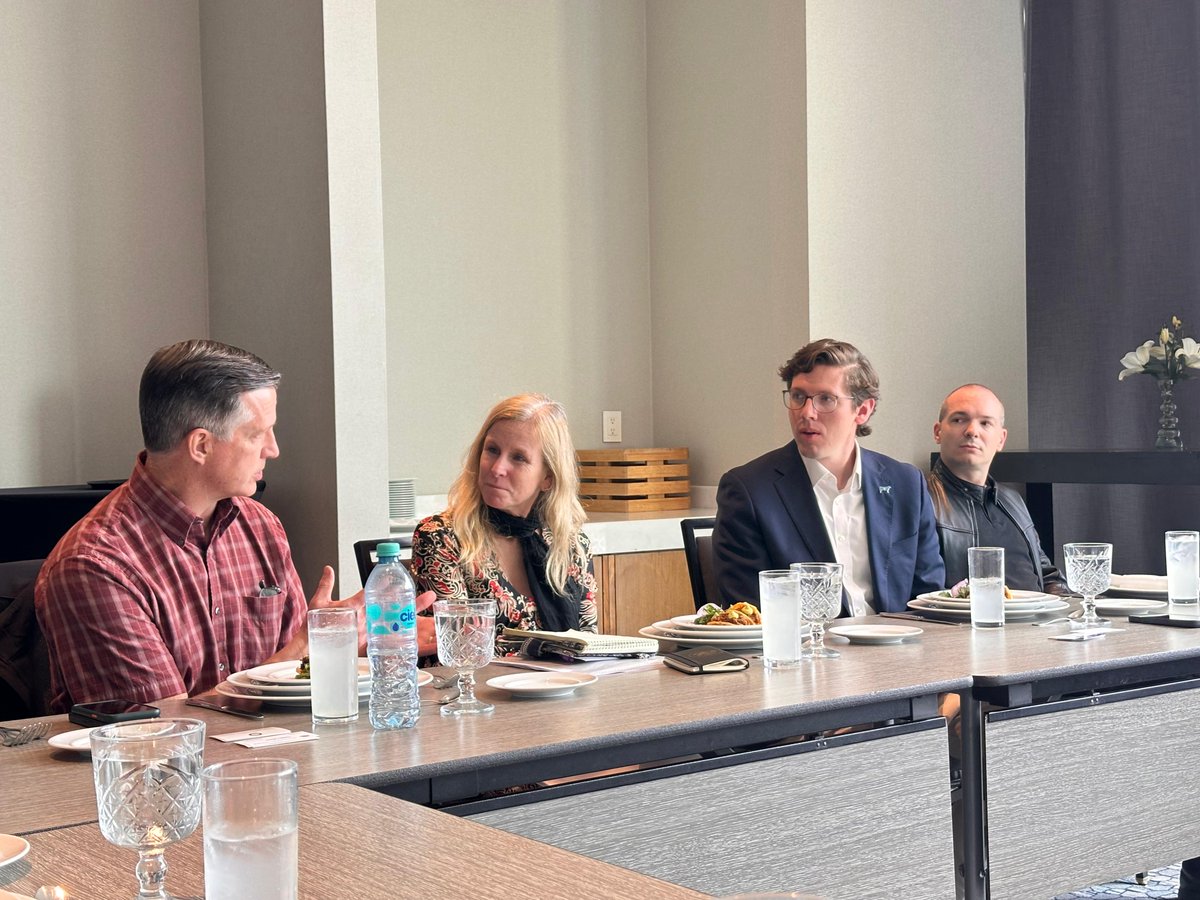 #CGBishop: Fue maravilloso dar la bienvenida a una delegación oficial de funcionarios del estado de Dakota del Sur en su primera misión comercial a Monterrey. Tuvimos una excelente conversación sobre cómo podemos trabajar con nuestros vecinos mexicanos para hacer que ambos países