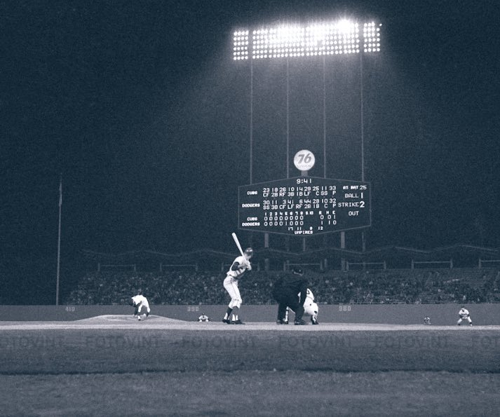 BBGreatMoments's tweet photo. Sandy Koufax pitching in the 9th inning of his flawless game in 1965.
https://t.co/TINafHcIm6