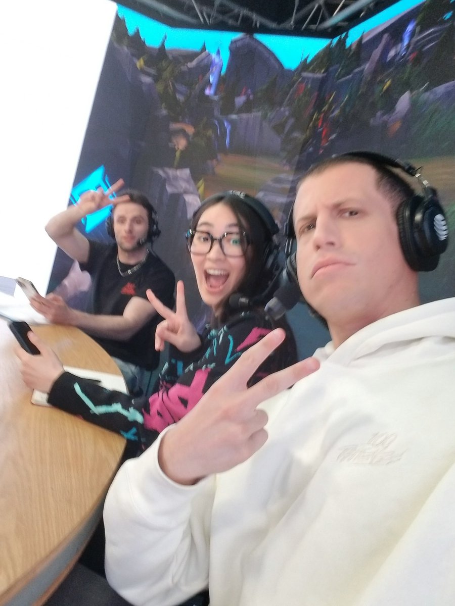 AT&amp;T Annihilator Cup Week 2 going live with League and I'm casting with <a href="/OvileeMay/">Ovilee</a> and <a href="/AustinOnTwitter/">Austin Show</a>! 

twitch.tv/ATT #ad