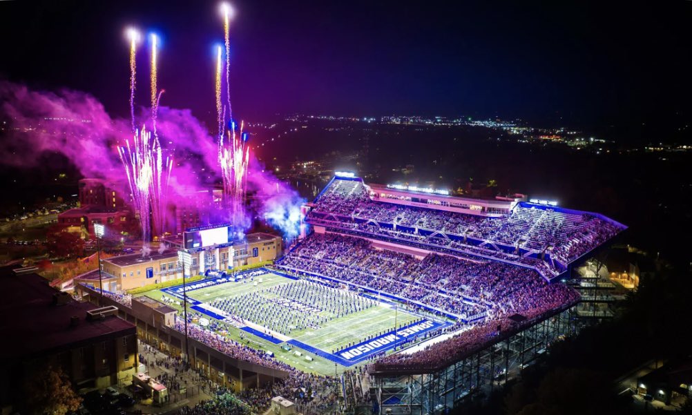 After a great conversation with Coach Smith, I’m blessed to receive an offer from James Madison University! Go Dukes! <a href="/JMUFootball/">JMU Football</a> <a href="/CoachBobChesney/">Robert Chesney</a> <a href="/Coach_Smith61/">Coach Chris Smith</a> <a href="/CoachSamDaniels/">Sam Daniels</a> <a href="/Coach_DKennedy/">Dean Kennedy</a> <a href="/ApplebaumNathan/">Nathan Applebaum</a>  <a href="/BE1STRING/">1STRING SPORTS</a> <a href="/WillVapreps/">Will Vapreps Garlick</a>