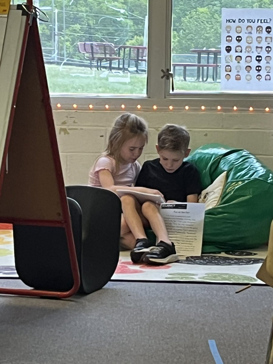 mlchenot's tweet image. Comparing fractions, transferring IT skills from iPads to laptops, fluency drills and prepping for Mother’ Day…. It’s busy in 1st grade! @WBESbears