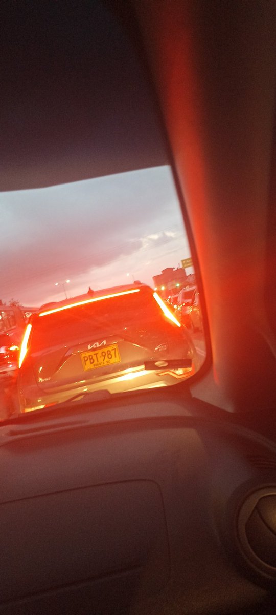 DavidSol98's tweet image. Gracias @CarlosFGalan su ineptitud tiene colapsada a Bogotá.