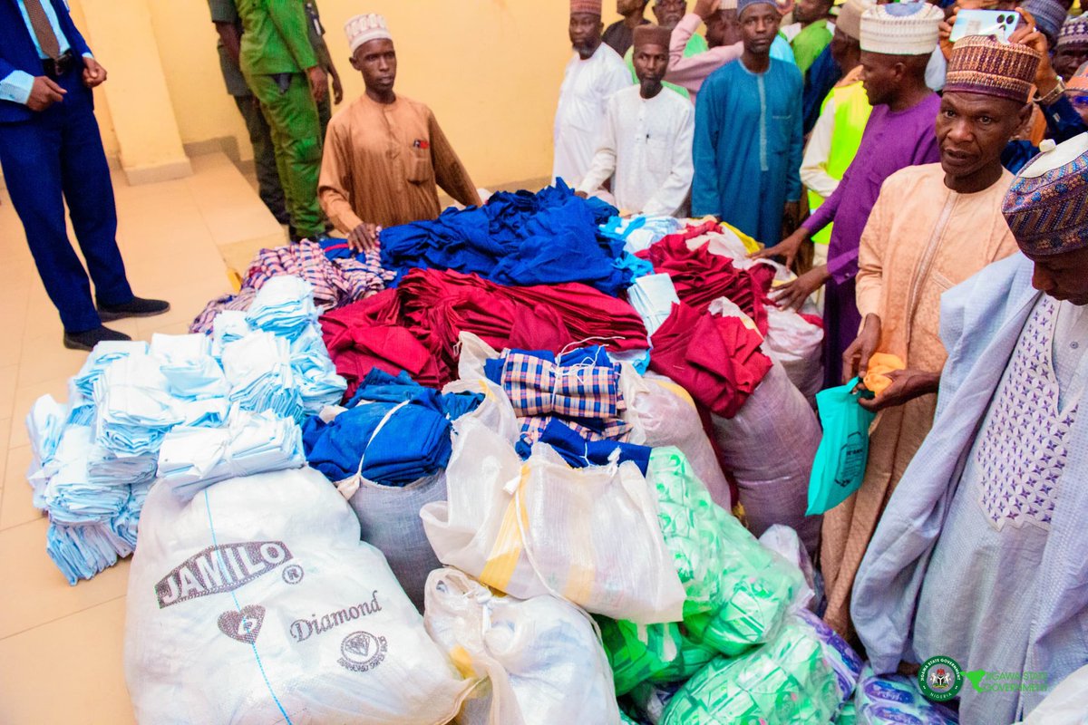 This Thursday, I launched the distribution of 30,000 free school uniforms for girls in our secondary schools. We’re also giving out new sports gear to help students stay active and healthy.

This is one more way we’re supporting girls’ education in Jigawa. From primary school to