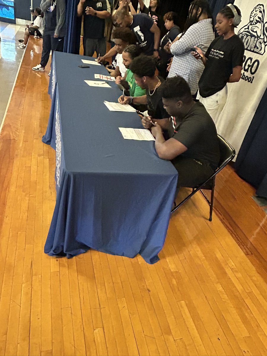 Derron Thomas tweet media