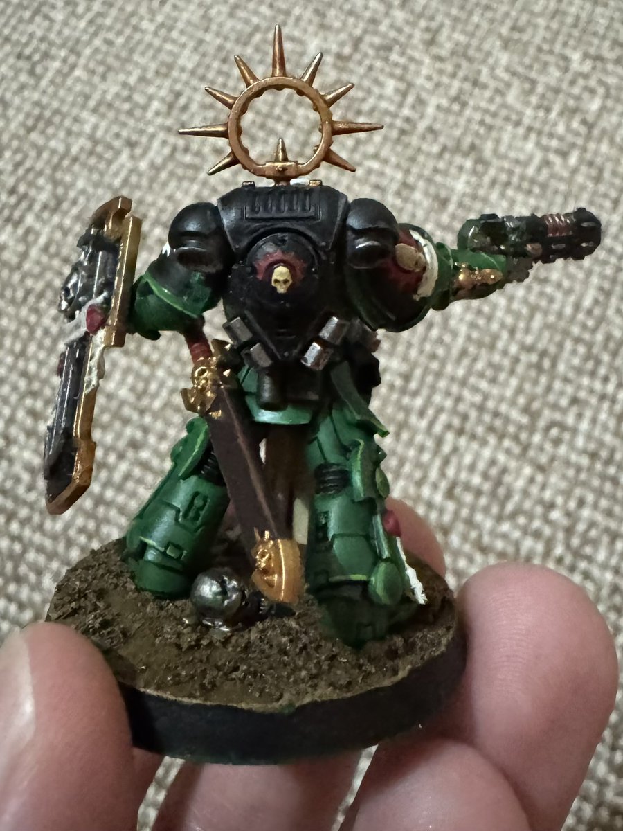 iamMarkWomble's tweet photo. @TheBrushSmith Bladeguard Lieutenant now he’s “finished”. A couple of touch ups still needed when I decide I to go back to him https://t.co/K5cNFkPKaP