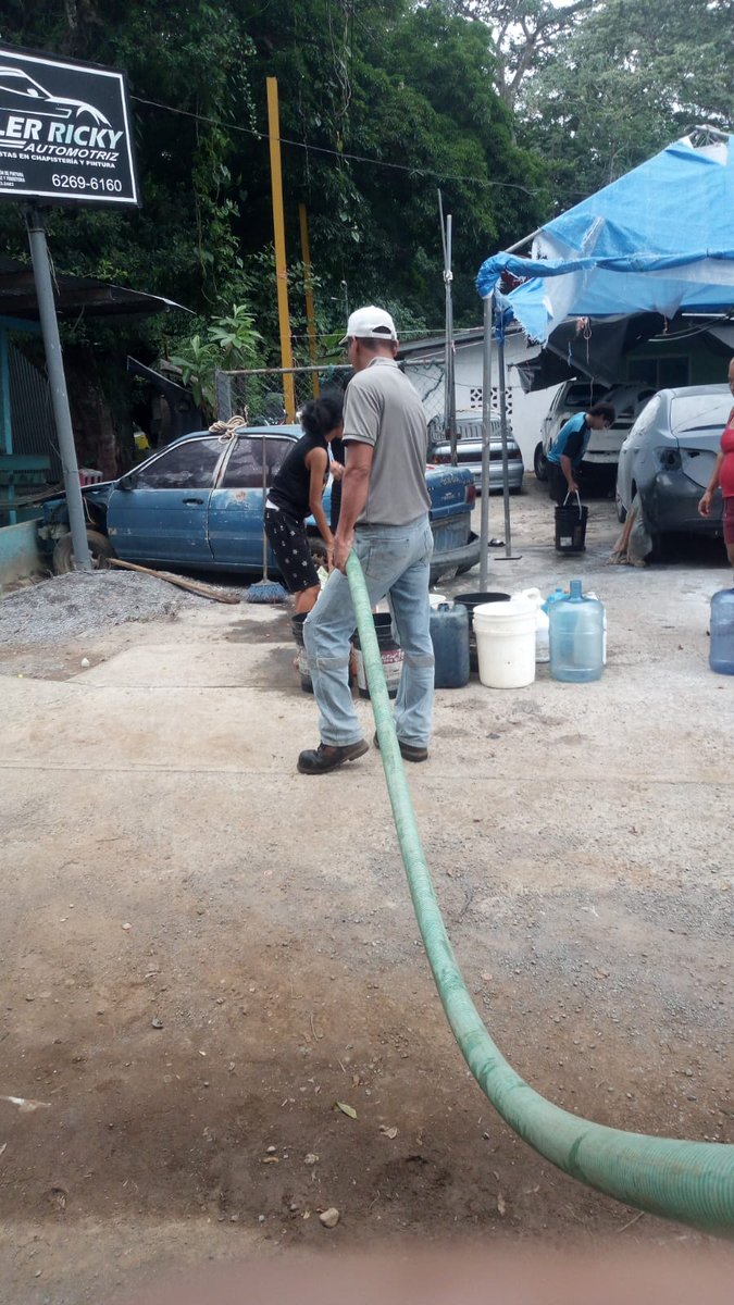 IDAANinforma's tweet photo. También mantenemos el abastecimiento por carro cisternas en el corregimiento de Las Lomas, escuelas y centros médicos. 🚚💧 https://t.co/cW1gMj3neg
