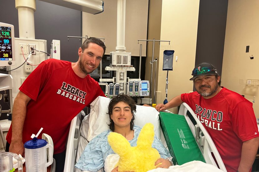 SportsDayHS's tweet photo. Mansfield Legacy's Cole Potestio (@ColePotestio) nearly lost his leg in an accident, but he is still achieving his dream of being a college baseball player⚾🙏 | @ronharrodjr

Link: https://t.co/1vwFLZ0vcd https://t.co/colSpemmuA