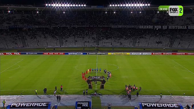 Ese conocido, amigo, familiar, compañero de laburo, la facu, etc que se hacía el hincha PERRO de galleres HOY dice que no le gusta el fútbol. 
Hoy ya no les interesa, están en otra, o boludeces así como excusas, confirman?