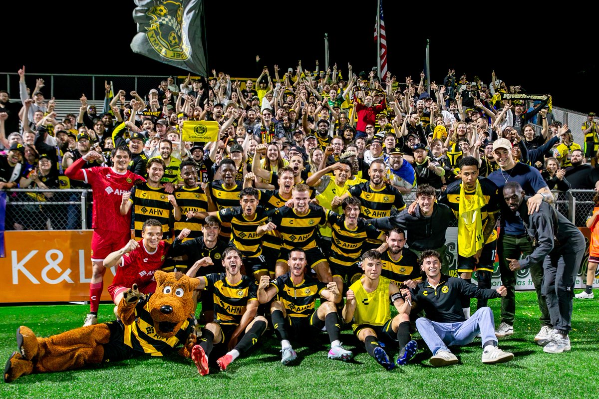RiverhoundsSC's tweet photo. We love ya 💛🖤 https://t.co/swJhTjSDZ6