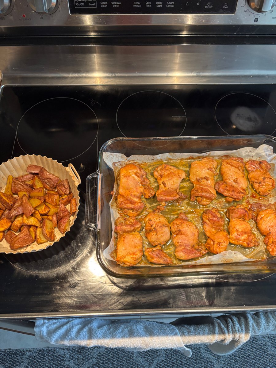 TheBlack5__'s tweet image. Good munch! Catering for BLM? DM! ✊🏿 ✊🏾 ✊🏽 

#blackchef
#Niggachef
#Icancook