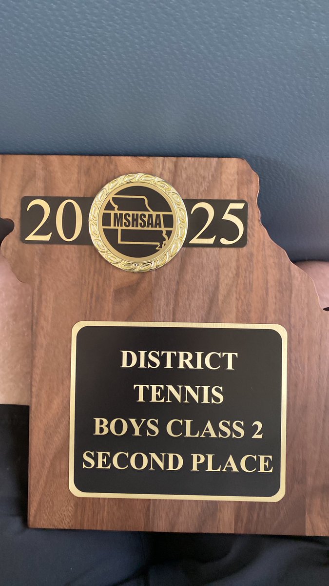 Never been done before. Heartbreaking to see one journey end. Chrisman falls 0-5 to Platte County in the Team District Championship. But claiming a state-shaped plaque hasn’t happened with our boys before now. 

So proud of the fight in our guys. And left 2 leading on the court!