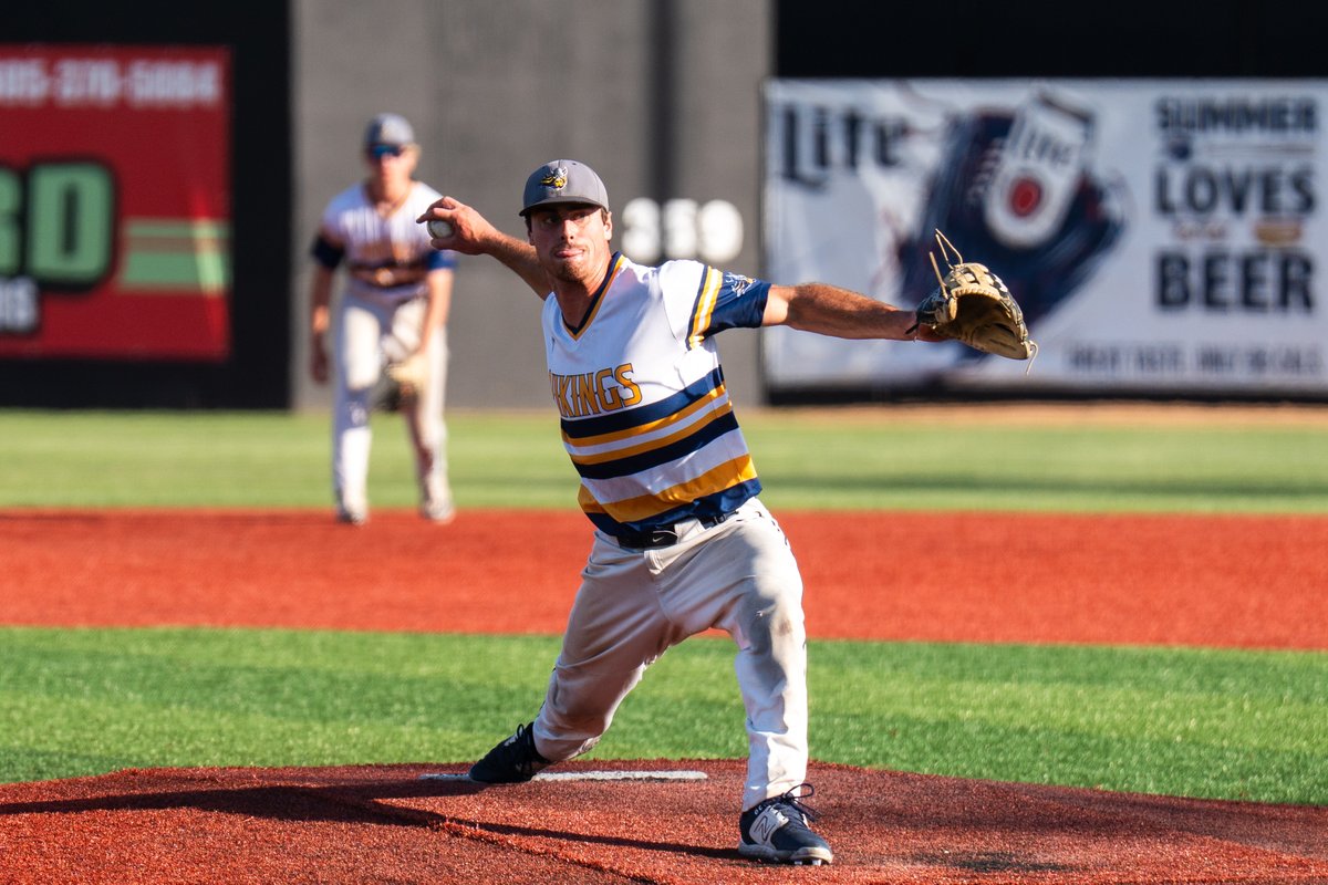 M8 | A scoreless eighth in Sam Siegel's collegiate pitching debut 🥲

AU 25, WSC 4