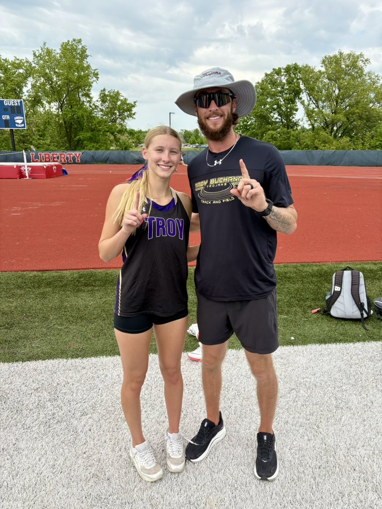 NixonEthan's tweet photo. GAC South All Conference high jumpers! @myarobinson22 @dowellcarter0 @TBHSTrack_Field #jumpsquad https://t.co/FM4QjKJJyi