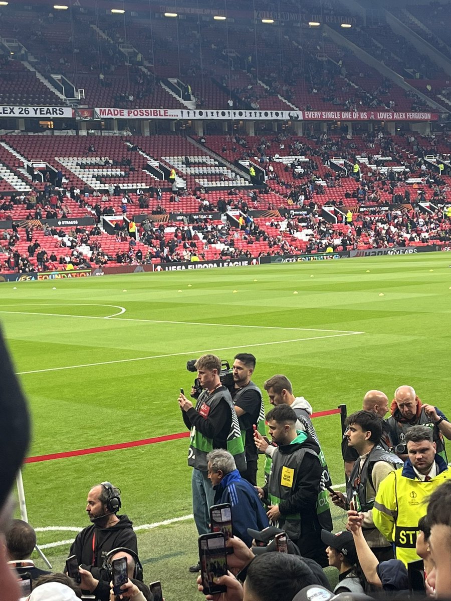 👋👋<a href="/ellis_platten/">Ellis Platten - AwayDays</a>