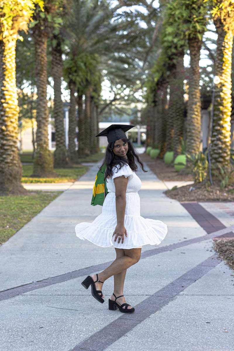 pitabagels's tweet photo. whatchyu doing with all those degrees?? double mastered up on a thursday afternoon hella degrees? 
thank you for all the memories @USouthFlorida, go bulls!!! 🤘🏽 https://t.co/yw19j9l98e