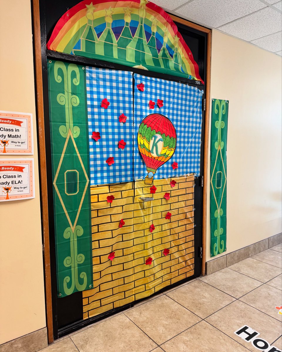 Our staff is feeling the 💙! The last two days they’ve had lunches, appetizers and finger foods courtesy of our Kindergarten families and our PTA! Thank you!😊