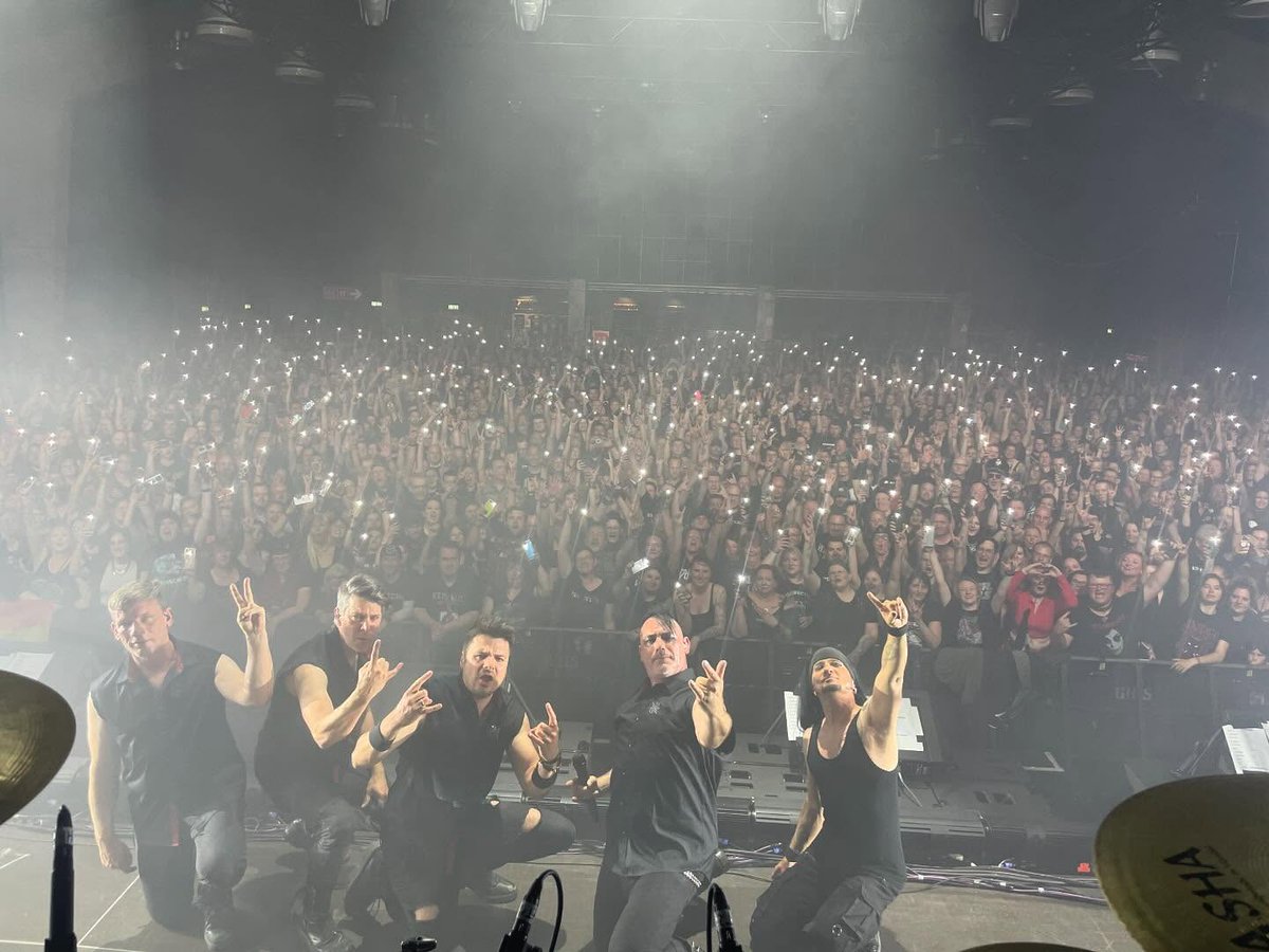 Thanks #Wiesbaden - Awesome Party 🥳🤘🖤Next up:  #Ludwigsburg #MHPArena