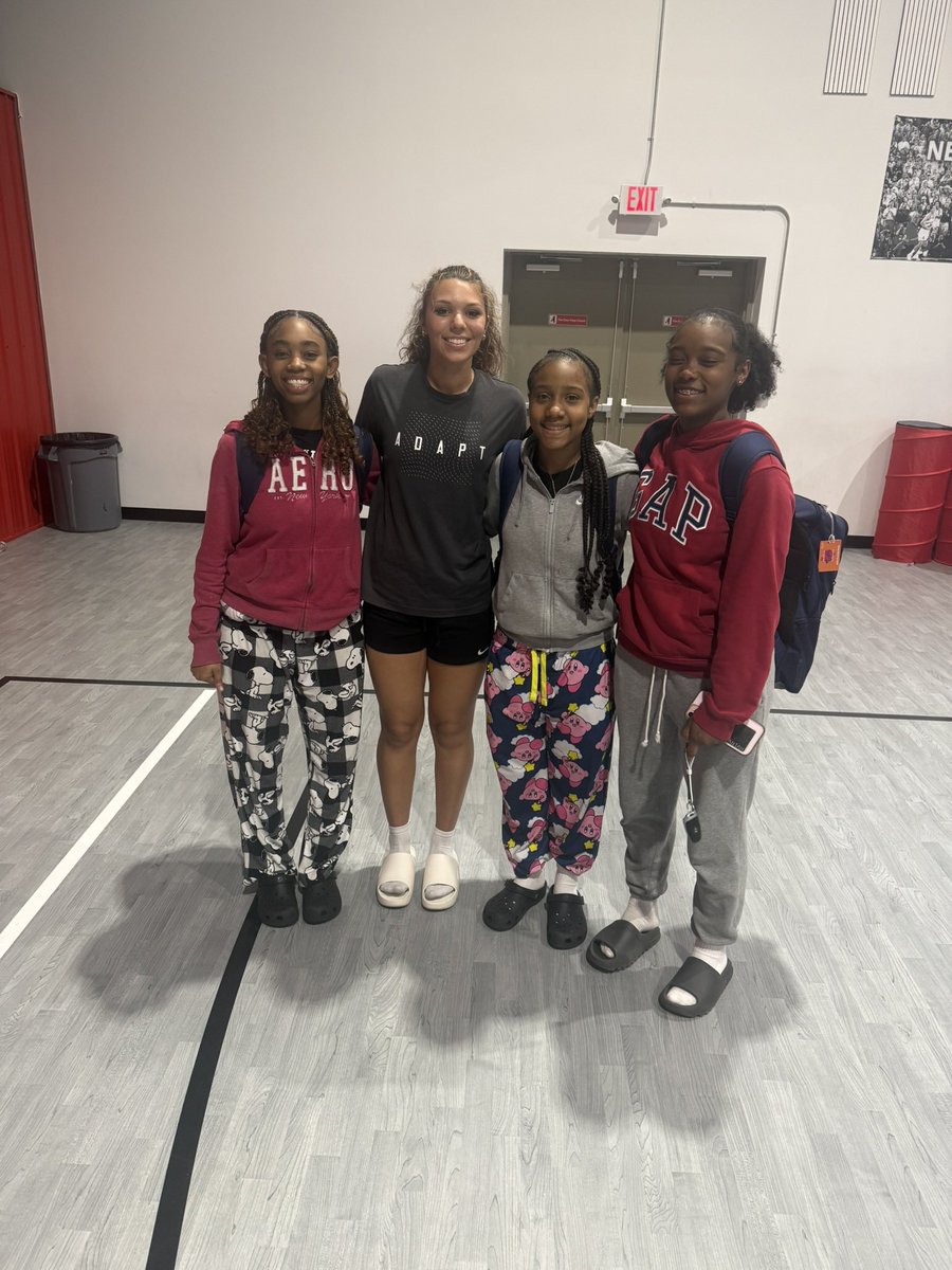 Janiah Cathey (@janiahcathey28) on Twitter photo Great workout with <a href="/mathurin2025/">McKenzie Mathurin 🇺🇸🇬🇧</a> last night getting ready for this weekend! <a href="/ambermathurin/">Amber Mathurin</a> 💙❤️💪🏾<a href="/AuhmariG/">Auhmari Gary</a> <a href="/Brownsakirra28/">Sakirra Brown</a> Great workout with <a href="/mathurin2025/">McKenzie Mathurin 🇺🇸🇬🇧</a> last night getting ready for this weekend! <a href="/ambermathurin/">Amber Mathurin</a> 💙❤️💪🏾<a href="/AuhmariG/">Auhmari Gary</a> <a href="/Brownsakirra28/">Sakirra Brown</a>