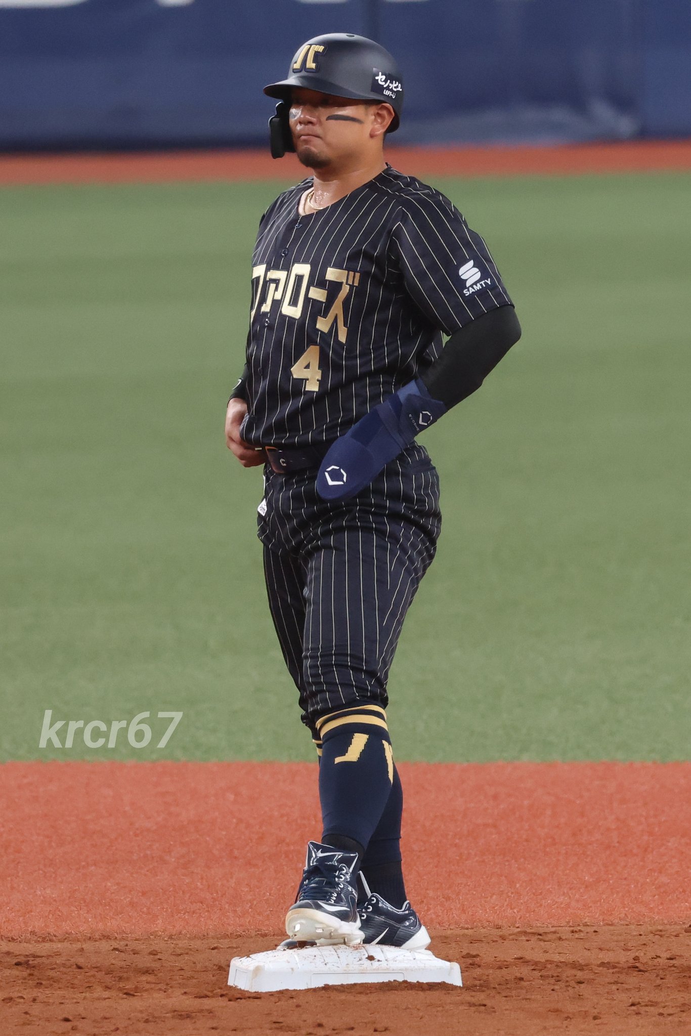 森友哉選手 スパイク