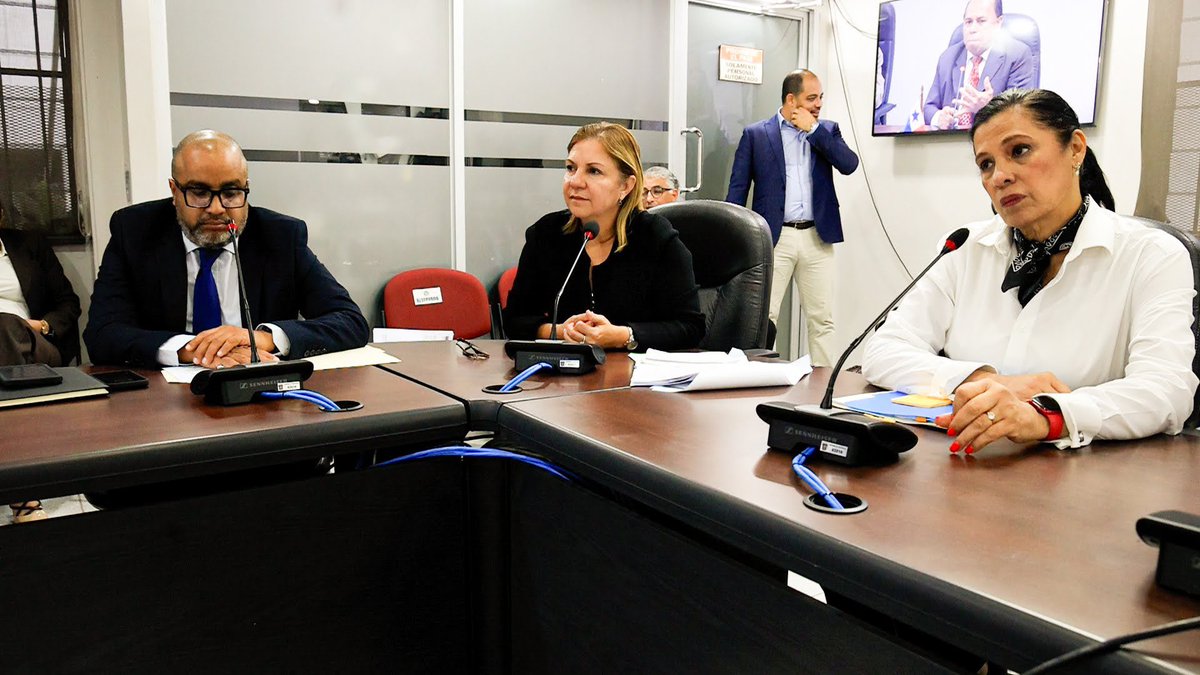 MinGobPma's tweet image. La Comisión de Presupuesto de la @asambleapa aprobó al Mingob cinco traslados de partida por B/.16.2 millones para cumplir compromisos pendientes relacionados con centros penitenciarios del país, incluyendo pagos urgentes y servicios esenciales.