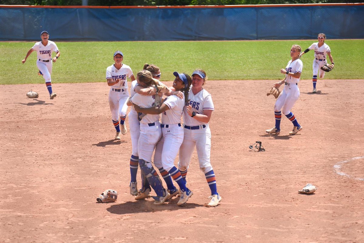 Chattanooga State Softball (@cs_tigers_sb) on Twitter photo Tigers win the TCCAA Region VII tournament 🏆🏆 #NJCAAsoftball #chattstate <a href="/TCCAAsports/">Tennessee Community College Athletic Association</a> Tigers move on to the NJCAA National Tournament in Yuma, AZ- May 19-24 #fillemup ❤️🐅 Tigers win the TCCAA Region VII tournament 🏆🏆 #NJCAAsoftball #chattstate <a href="/TCCAAsports/">Tennessee Community College Athletic Association</a> Tigers move on to the NJCAA National Tournament in Yuma, AZ- May 19-24 #fillemup ❤️🐅
