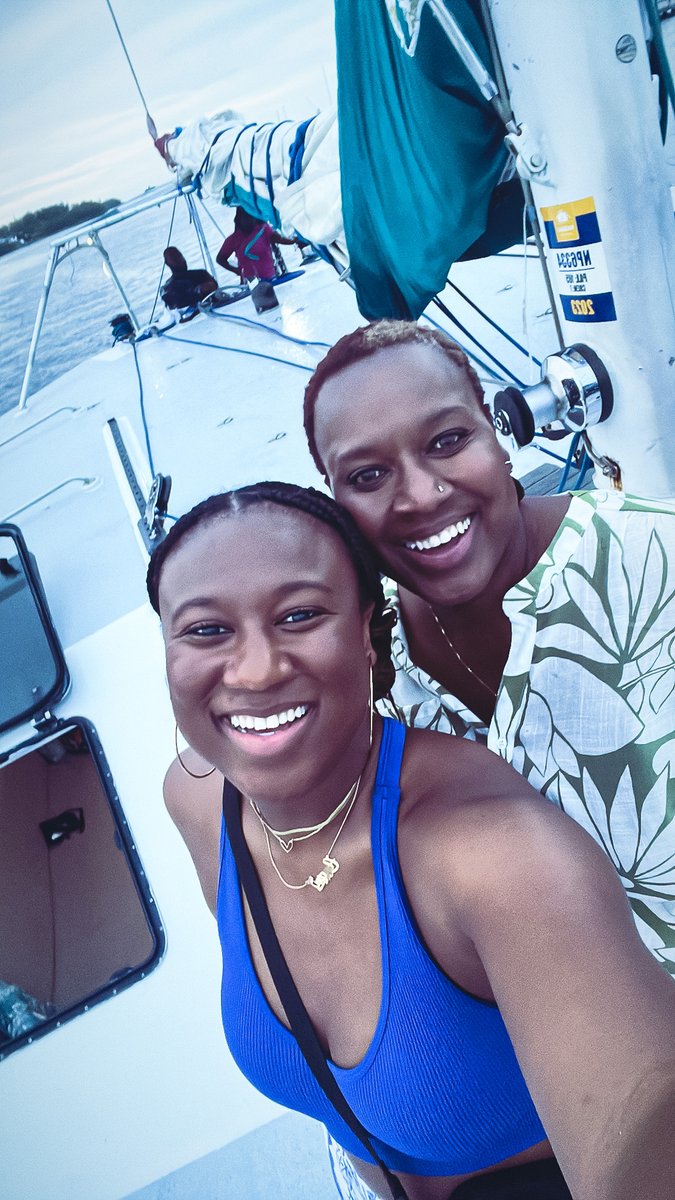 Moms are the best. 💙

Happy Mother's Day to the ones who taught us perseverance and strength! 💪

#LionMentality