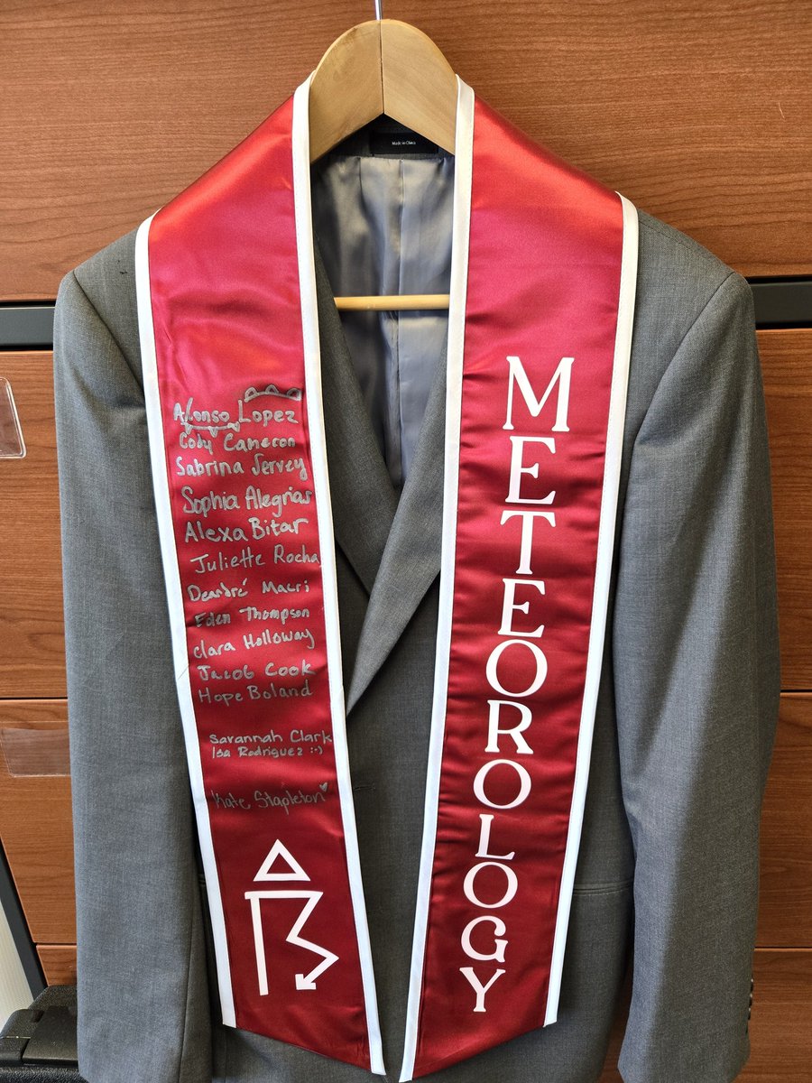 eniels13's tweet image. I couldn't be more excited for the @tamu_atmo class of 2025! They have worked so hard to get here. My best wishes on their future endeavors. It is always bittersweet, and they will be greatly missed! Also, the stoles and anemometer mortarboard are straight 🔥. Congrats!
