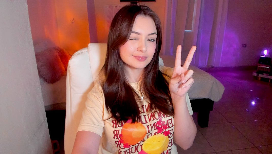 el objetivo de hoy es avanzarle muuuucho a beyond: two souls🌸 

🔗marianrogg en twitch.